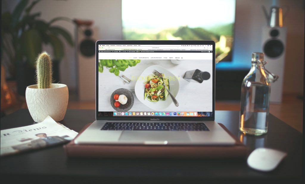 communication restaurant-référencement local-plateformes-annuaires-avis clients -instagram-facebook-stories-posts-relations presse-storytelling-journalistes-influenceurs-community management-int